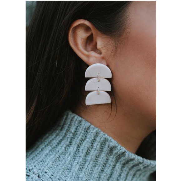 MODERN CLAY “Sloan” Polymer Clay Leopard Earrings - Picture 3 of 7